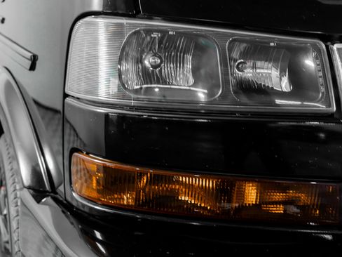 Used 2023 GMC Savana 2500 image 24