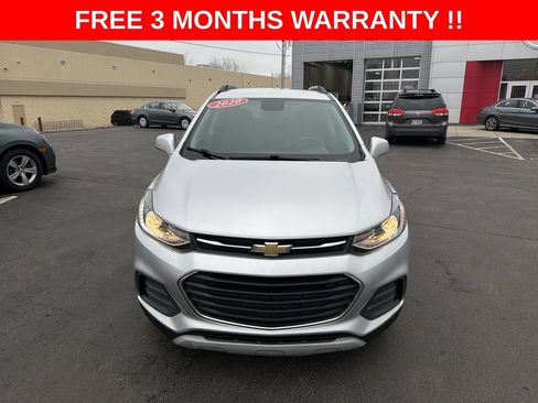 Used 2020 Chevrolet Trax LT w/ LT Convenience Package FWD image 24