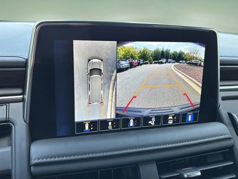 Used 2024 Chevrolet Suburban High Country image 26