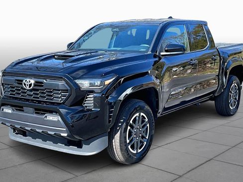 Used 2025 Toyota Tacoma TRD Sport AWD/4WD image 1
