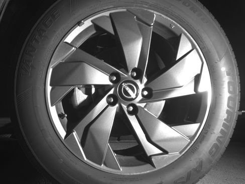 Used 2025 Nissan Rogue SV FWD image 12