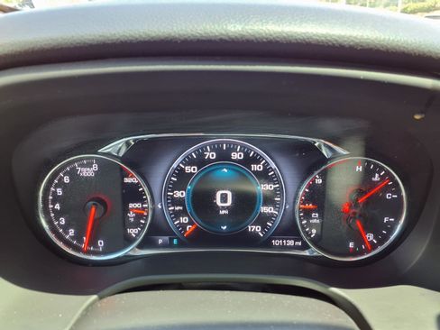 Used 2017 GMC Acadia Denali w/ Technology Package FWD image 16