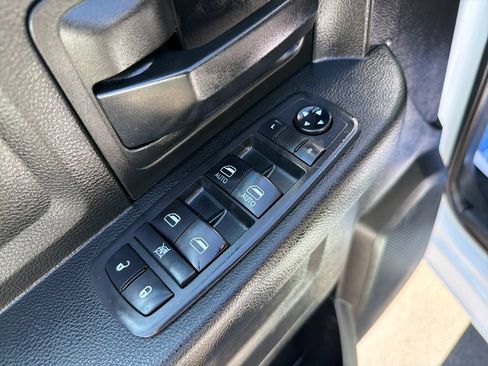 Used 2018 RAM 2500 Tradesman w/ Chrome Appearance Group AWD/4WD image 11