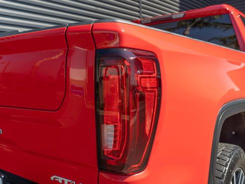 Used 2022 GMC Sierra 1500 AT4 w/ AT4 Preferred Package AWD/4WD image 14