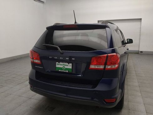 Used 2019 Dodge Journey SE w/ Connectivity Group FWD image 7