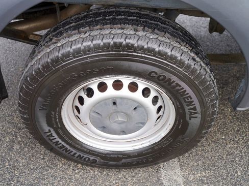 Used 2018 Mercedes-Benz Sprinter 2500 image 20