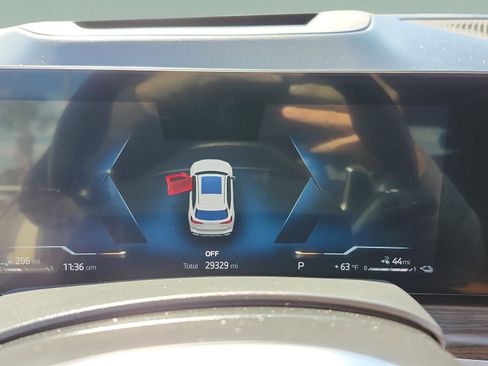 Certified 2024 BMW X5 xDrive50e w/ M Sport Package image 24