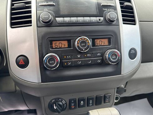 Used 2014 Nissan Frontier SV w/ SV Value Truck Package AWD/4WD image 31