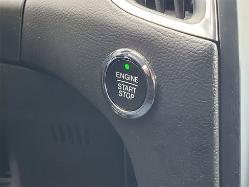 Used 2024 Ford Edge Titanium image 18