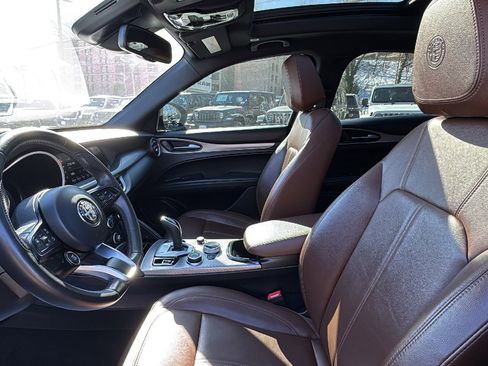 Used 2024 Alfa Romeo Stelvio Ti image 13