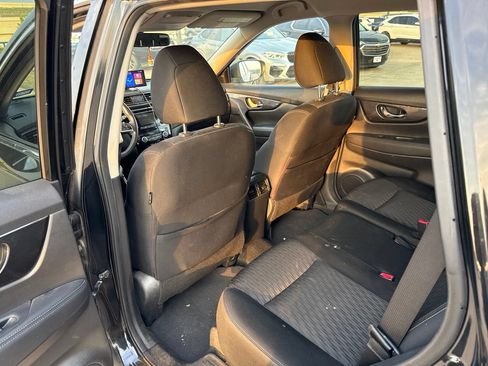 Used 2017 Nissan Rogue SV FWD image 6