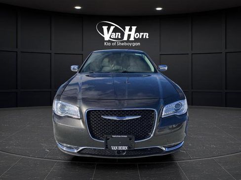 Used 2018 Chrysler 300 Limited w/ Safetytec Plus Group image 13