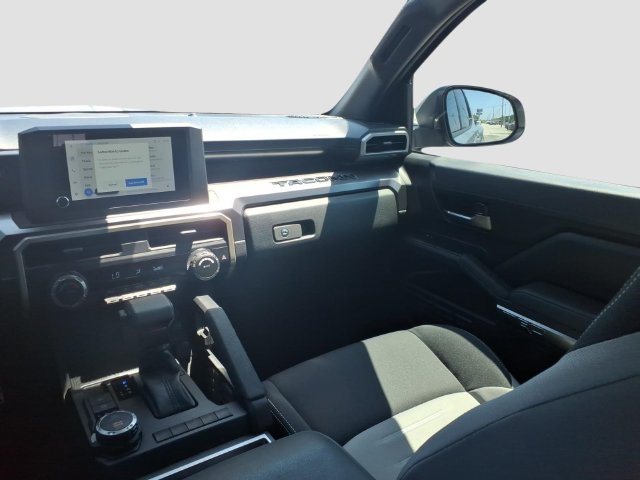 Used 2025 Toyota Tacoma TRD Sport AWD/4WD image 10