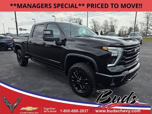 Used 2025 Chevrolet Silverado 2500 High Country w/ High Country Premium Package AWD/4WD image 1
