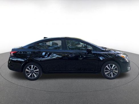 Used 2025 Nissan Versa SV image 8