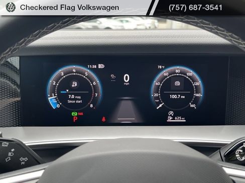 New 2025 Volkswagen Tiguan SE image 33