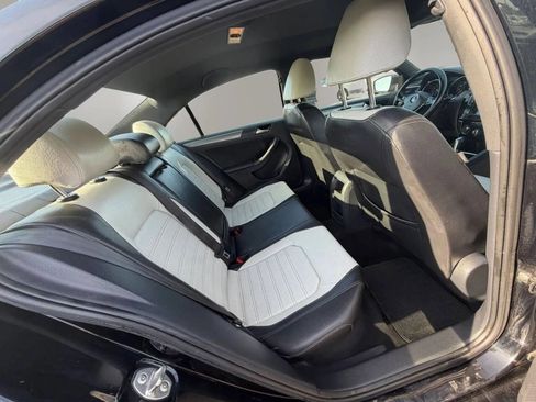 Used 2016 Volkswagen Jetta Sport FWD image 14