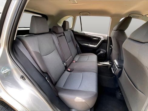 Used 2025 Toyota RAV4 XLE FWD image 17