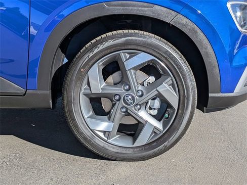 Used 2022 Hyundai Venue Limited image 7