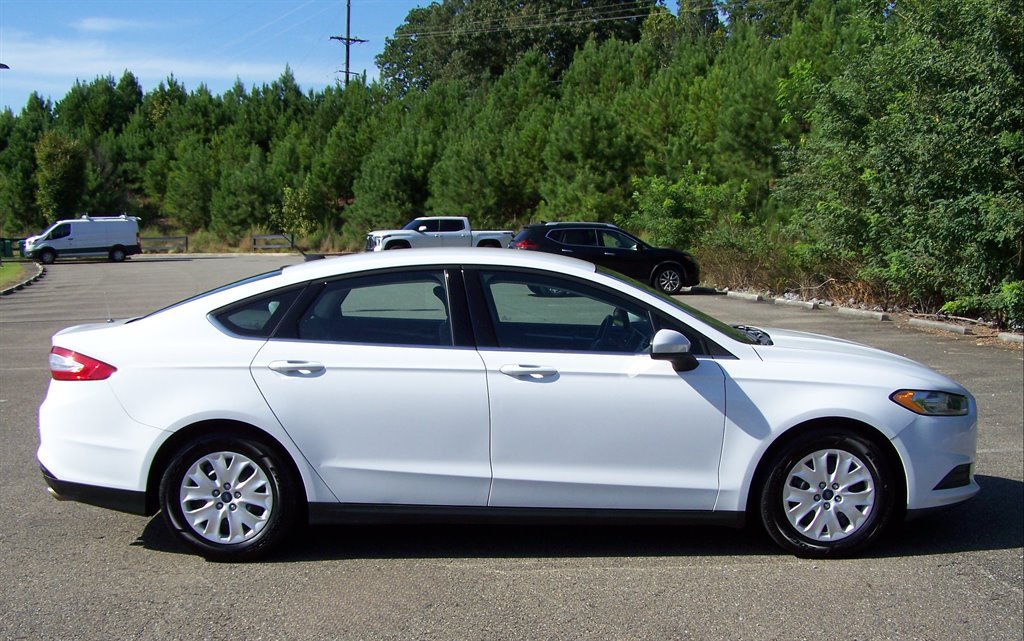 Used 2014 Ford Fusion S FWD image 6