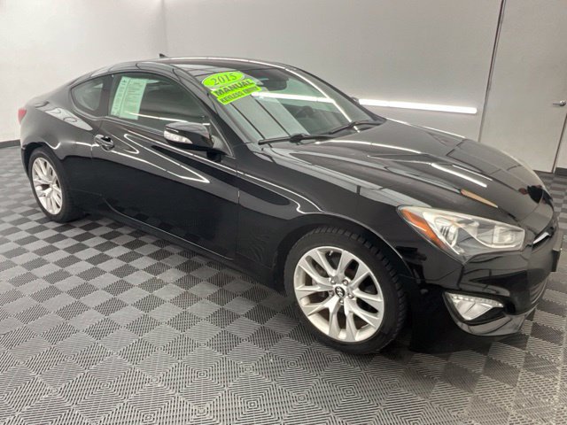 Used 2015 Hyundai Genesis 3.8 RWD image 3