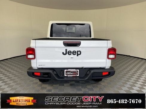 New 2025 Jeep Gladiator Sport image 6