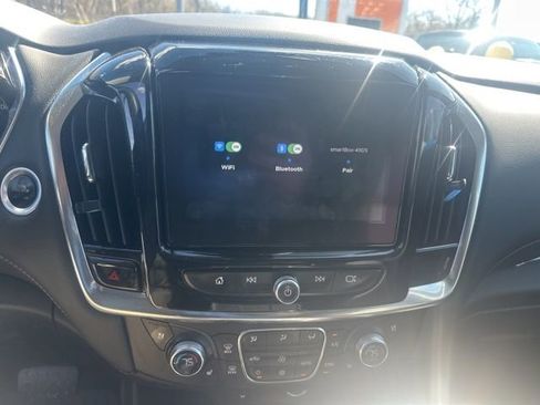 Used 2018 Chevrolet Traverse Premier image 19
