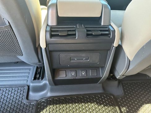 Used 2024 Land Rover Defender 110 S AWD/4WD image 18