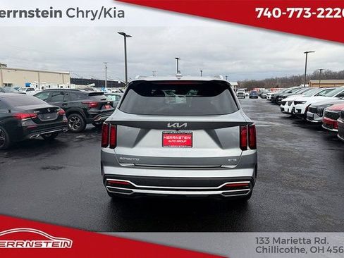 Used 2023 Kia Sorento EX image 31