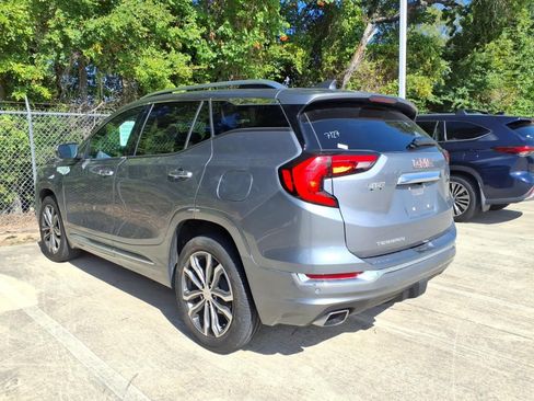 Used 2020 GMC Terrain Denali w/ Denali Premium Package FWD image 2