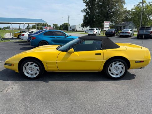 Used 1992 Chevrolet Corvette Coupe RWD image 10