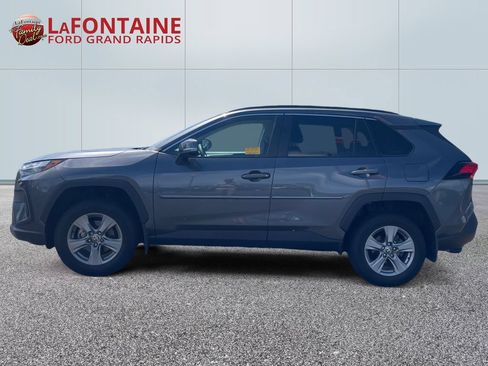 Used 2024 Toyota RAV4 XLE AWD/4WD image 4