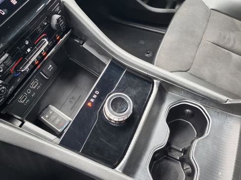 Used 2024 Jeep Grand Cherokee L Laredo image 22