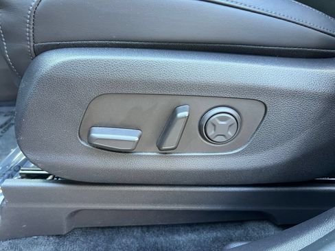 Used 2026 Kia Carnival FWD image 23