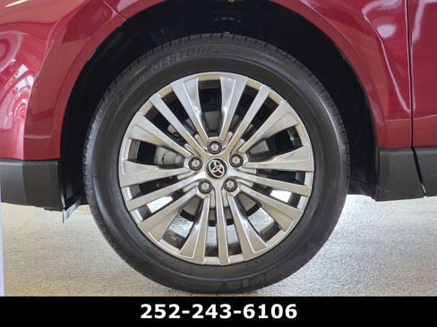 Used 2024 Toyota Venza Limited AWD/4WD image 47