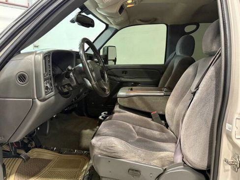 Used 2005 GMC Sierra 2500 SLE w/ Heavy-Duty Power Package AWD/4WD image 13
