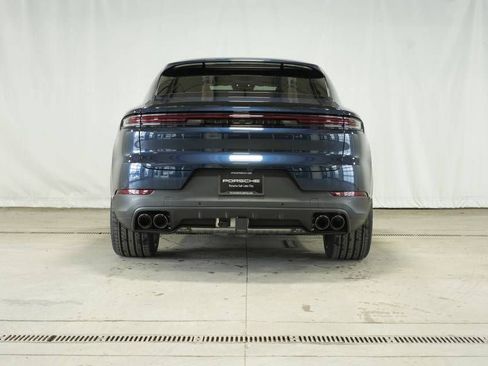 New 2026 Porsche Cayenne Coupe AWD/4WD image 6