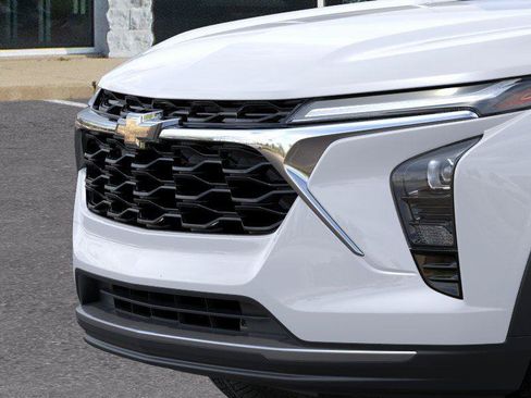New 2026 Chevrolet Trax LT w/ LT Convenience Package FWD image 13