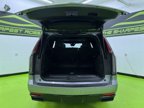 Used 2023 Cadillac Escalade ESV Sport w/ LPO, ONYX Package AWD/4WD image 9