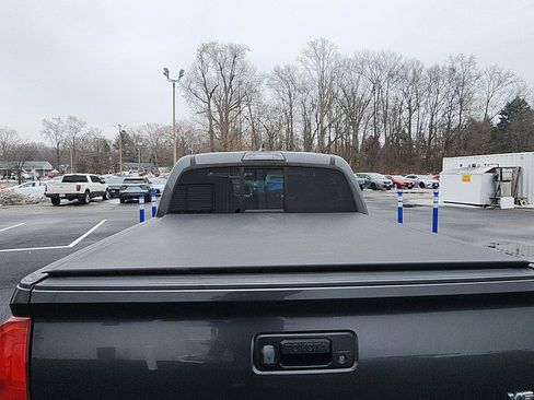 Used 2019 Toyota Tacoma SR image 25