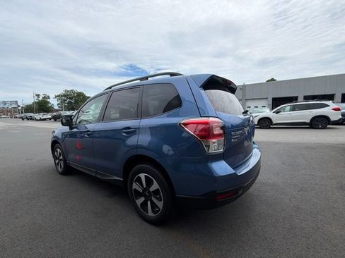 Used 2017 Subaru Forester 2.5i Premium AWD/4WD image 5