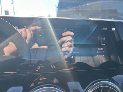 Certified 2021 Mercedes-Benz GLA 250 4MATIC image 24