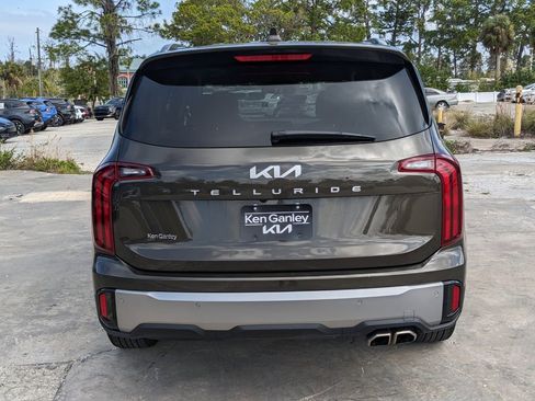Certified 2025 Kia Telluride S image 7