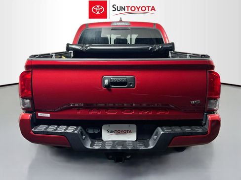 Used 2022 Toyota Tacoma SR5 image 5