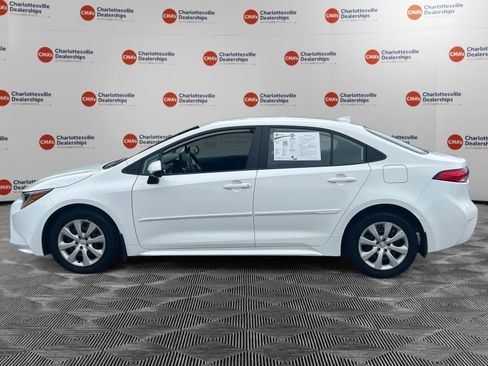 Used 2024 Toyota Corolla LE FWD image 2