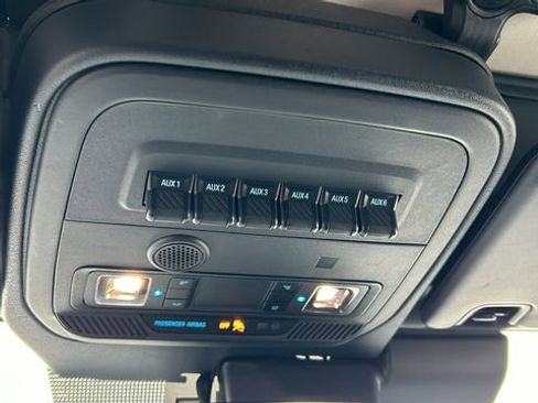 Used 2025 Ford Bronco Badlands AWD/4WD image 24