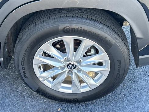 Used 2023 Toyota Corolla Cross LE image 14
