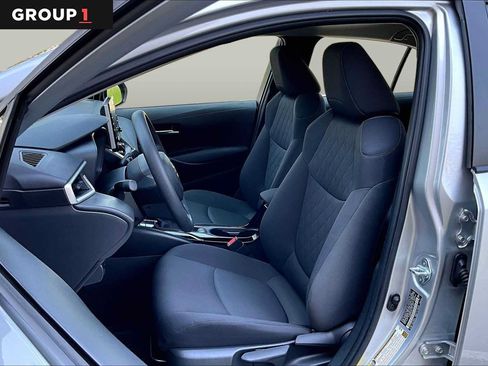 Used 2020 Toyota Corolla LE FWD image 9