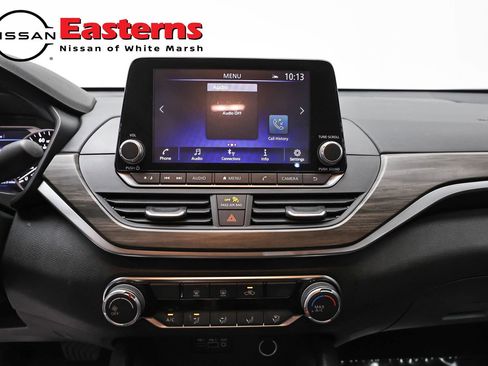 Used 2025 Nissan Altima 2.5 SV FWD image 12