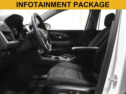 Used 2022 GMC Terrain SLE w/ Driver Convenience Package FWD image 4